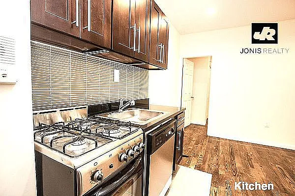 Rented by Jonis Realty | media 3