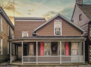 218 E Main St, Hummelstown, PA 17036
