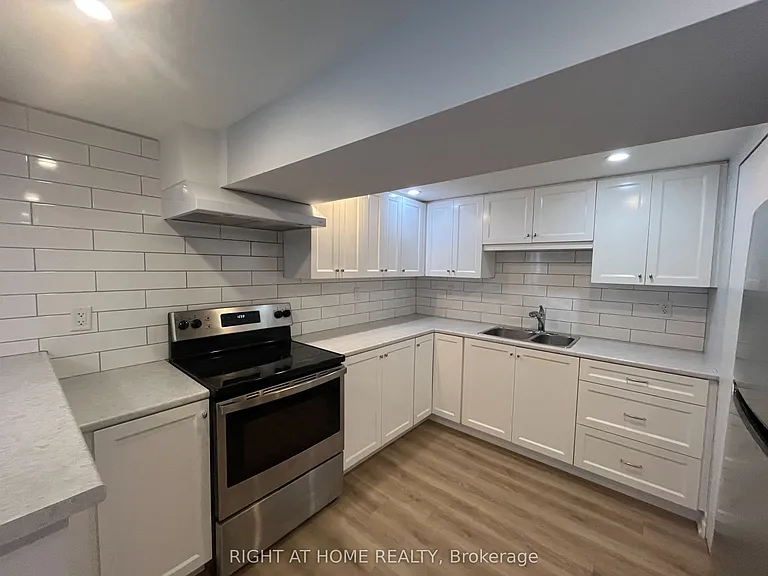 4203 Wheelwright Cres — Photo 6