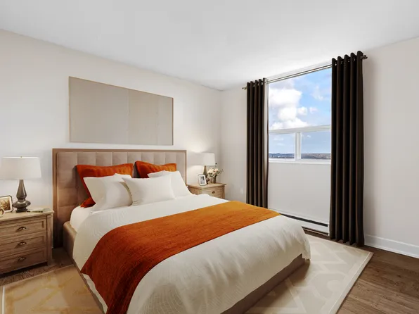 16 Leroy Grant Dr, Kingston, ON K7K 6W5