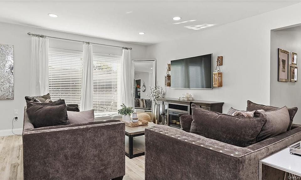 1st image of 111 Dehaven Dr APT 319