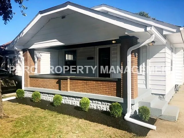 1615 N Centennial St photo 1
