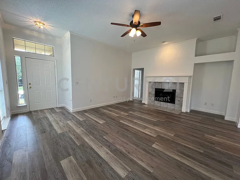 7800 Lancelot Rd — Photo 3