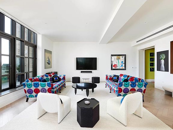 2nd image of 100 Barclay St Penthouse B
