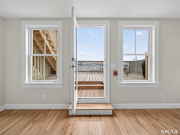 3rd image of 138 Bank St #2B