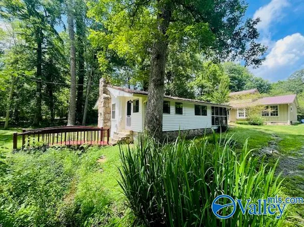 563 Cutler Ave, Mentone, AL 35984