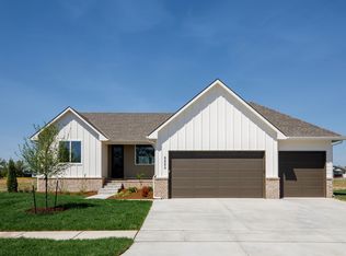 8884 E Bradford St, Wichita, KS 67210