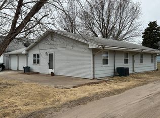 213 & 215 S 6th St, Oneill, NE 68763