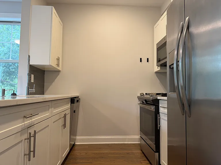 40 Park Ave #208 — Photo 3