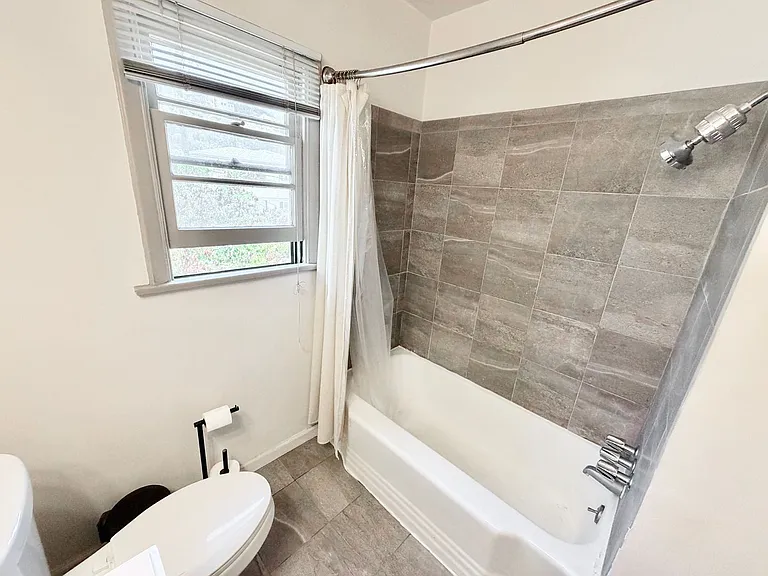 6100 Glen Alder St — Photo 35