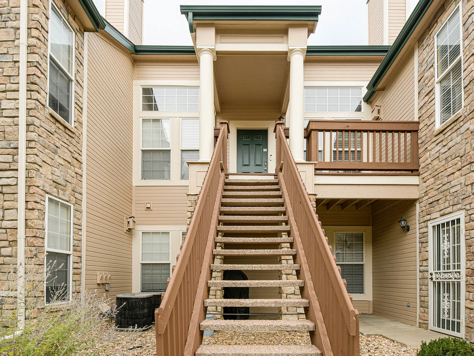 3912 S Carson St — Photo 4