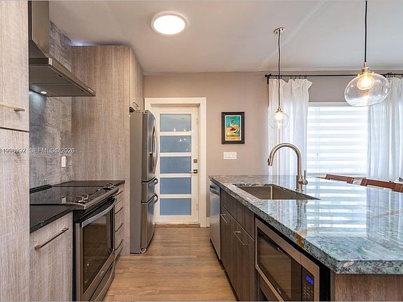 4th image of 3721 NE 170th St APT 4
