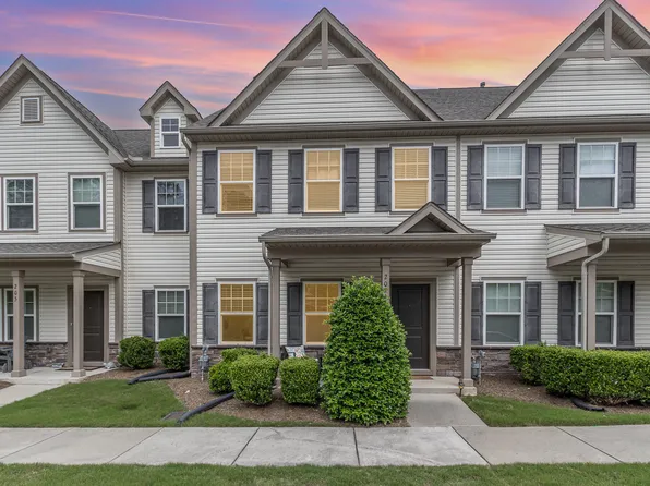 207 Hamlet Pl, Morrisville, NC 27560