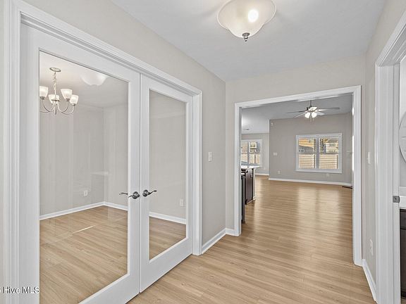 5th image of 230 Legacy Lane