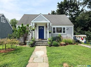 165 Greenfield Dr, Bridgeport, CT 06606