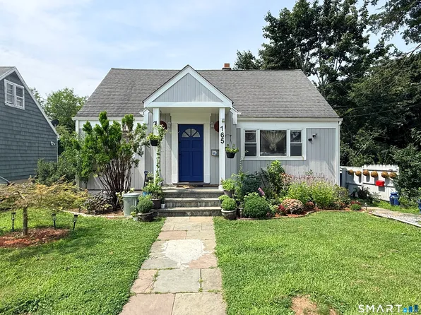 165 Greenfield Dr, Bridgeport, CT 06606
