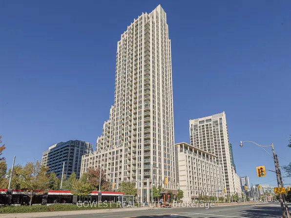 628 Fleet St #906, Toronto, ON M5V 1A8