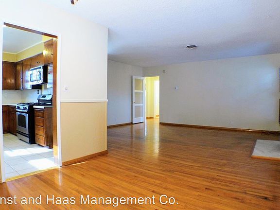 4th image of 3608 Carfax Ave
