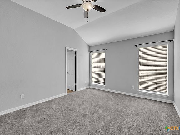 3rd image of 907 Saratoga Ln