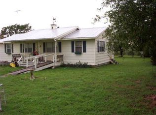 132 Silver Creek Ln, Center Pt, TX 78010