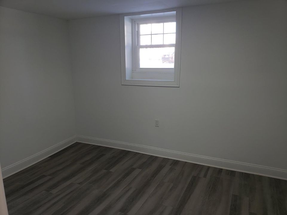 1st image of 32 Maple St Floor 1