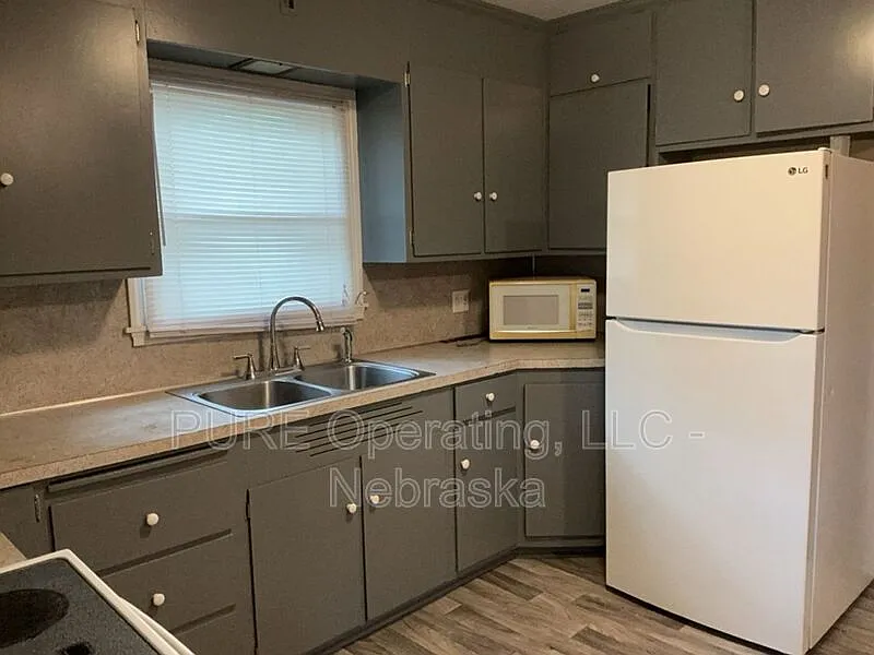 3 bed, 2.0 bath, 1184 sqft, $1,850 — Photo 4