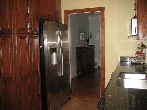 4th image of 2753 Baker St