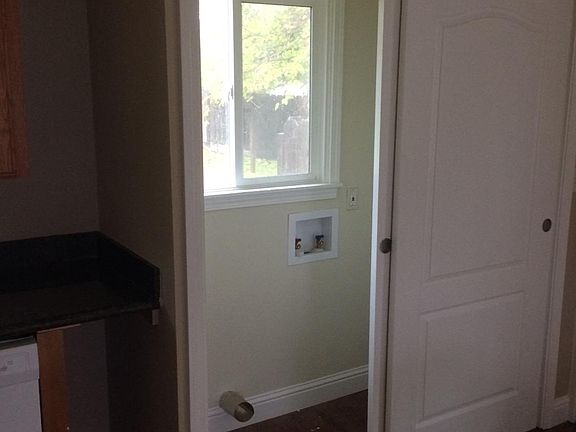 3rd image of 3217 E Miner Ave