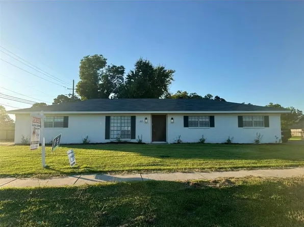 11 Elmwood Dr, Monroe, LA 71203