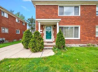 2182 Vernier Rd, Grosse Pointe, MI 48236