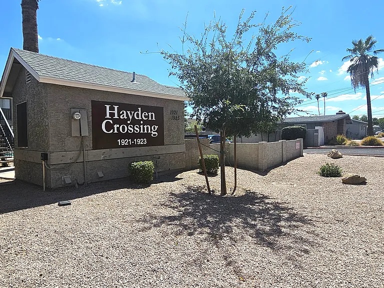 Hayden Crossing — Photo 4