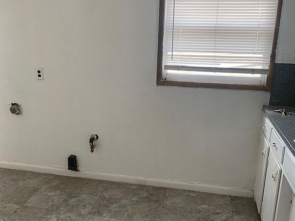 4th image of 704 Blackstone Ave