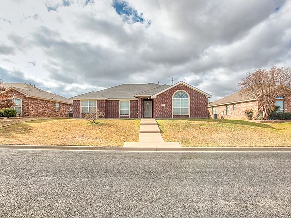 3rd image of 3637 Shadyhill Dr
