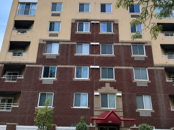 332 Franklin St APT 501, Cambridge, MA 02139