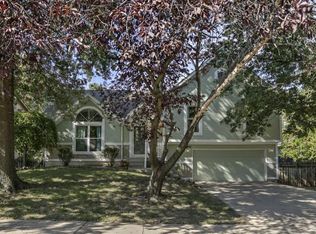 1024 E Yesteryear Dr, Olathe, KS 66061