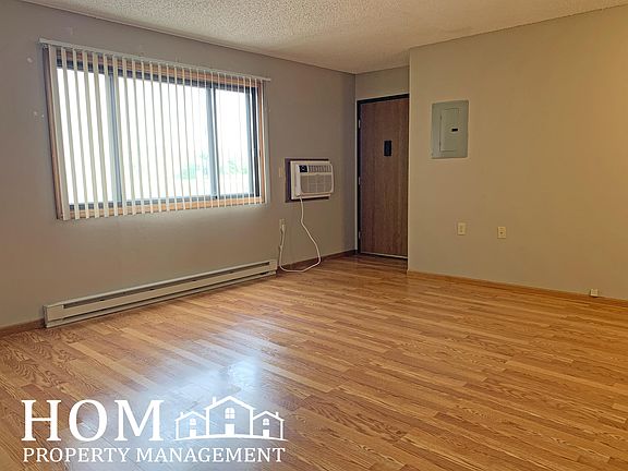 2nd image of 121 W Lind St APT 1