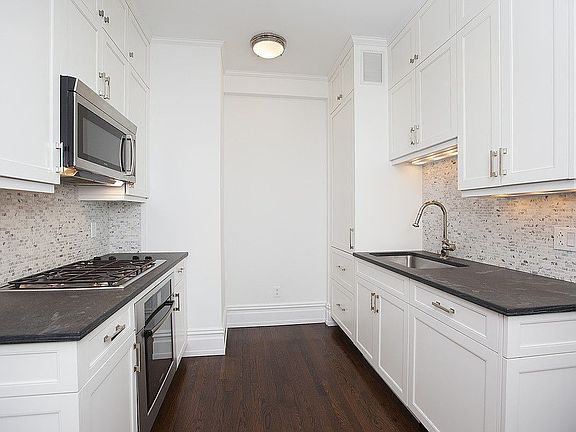 5th image of 608 Cathedral Pkwy #15D