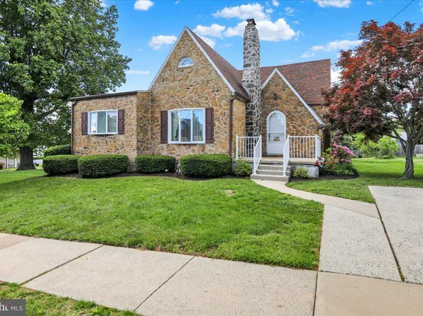 1807 King St, Laureldale, PA 19605