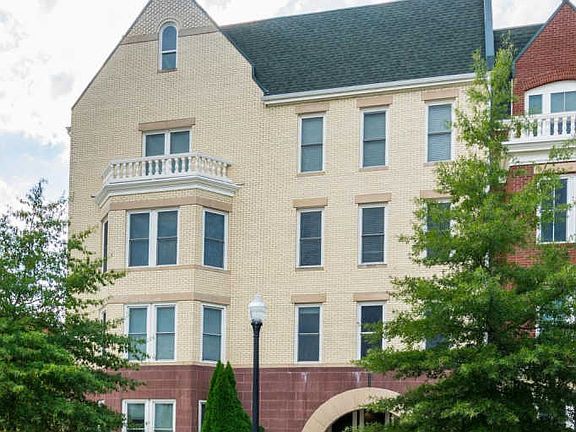 4th image of 2402 Potomac Ave Unit 101