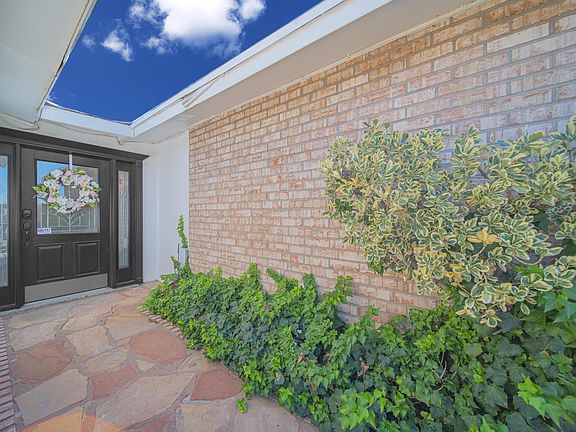 2nd image of 7035 Glendora Ln
