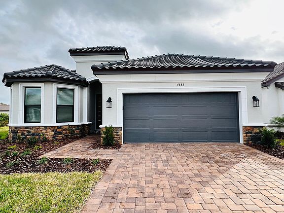 2nd image of 4583 Crestpoint Way