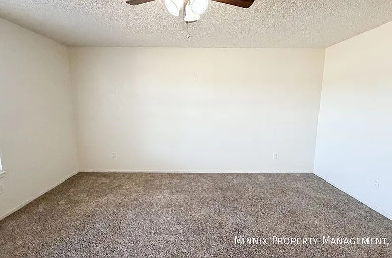 2119 S Loop 289 #B — Photo 9