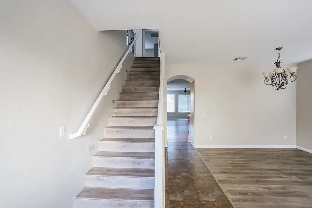 4 bed, 2.5 bath, 2310 sqft, $2,580 — Photo 4
