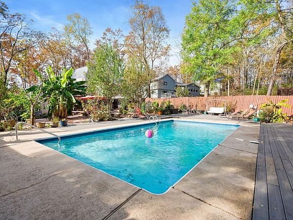 4th image of 3330 Lynhurst Dr