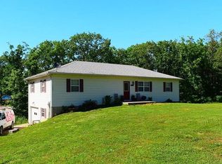 211 Bunker Rd, Eldon, MO 65026