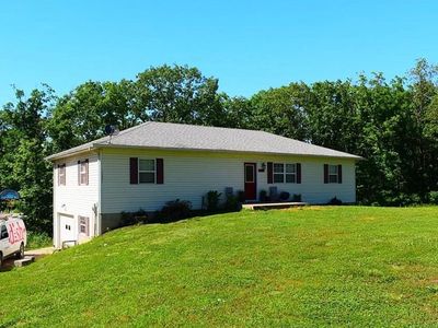 211 Bunker Rd, Eldon, MO, 65026
