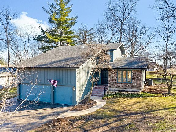4th image of 43W835 Oakwood Dr