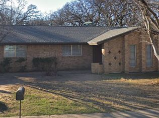 804 Chestnut Dr, Arlington, TX 76012