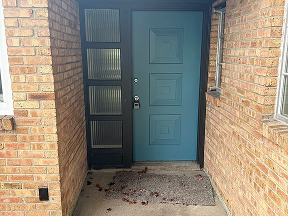 3rd image of 792 S Shore Dr