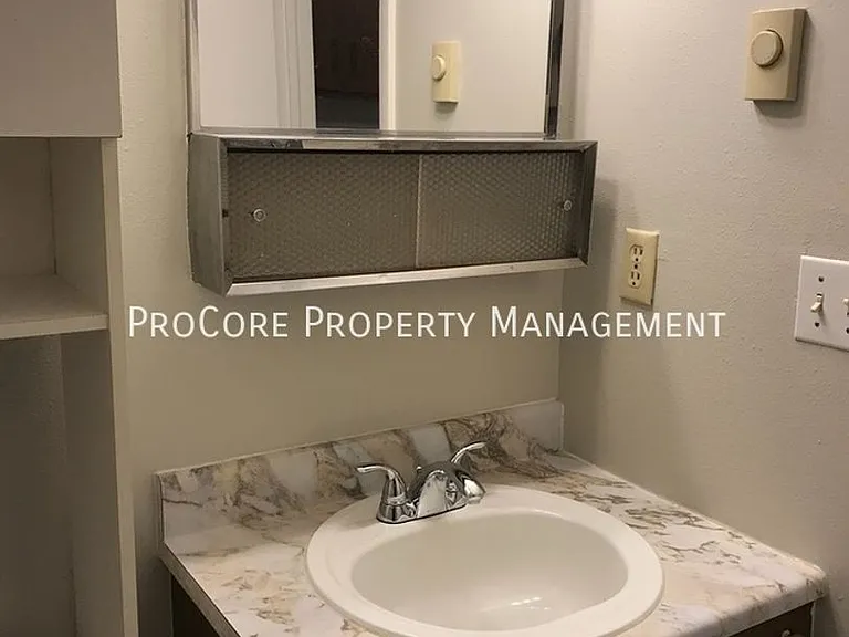 511 W Pine Ave — Photo 14